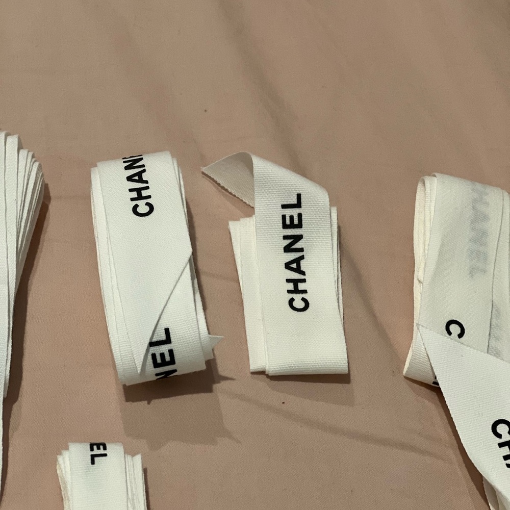 Chanel ribbons - Picture 2 of 3